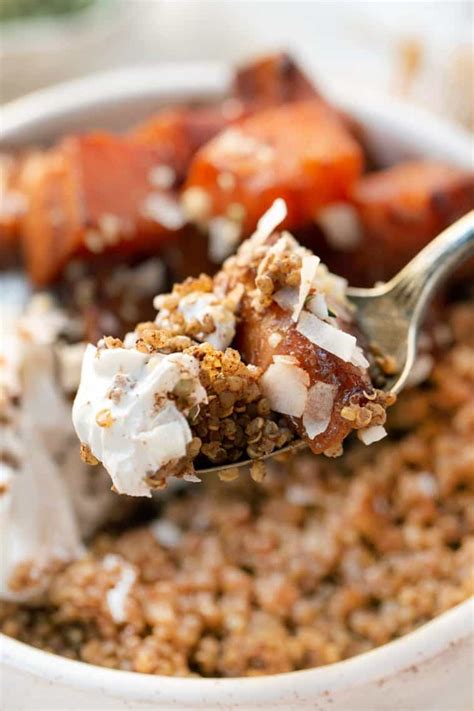 caramelized-butternut-squash-quinoa-breakfast-bowls image