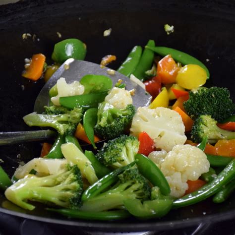 vegetable-stir-fry-how-to-prepare-in-4-easy-steps image
