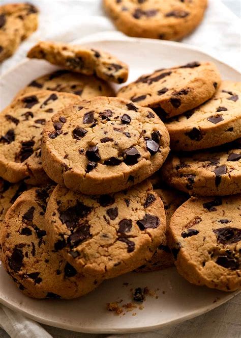 famous-byron-bay-chocolate-chip-cookies-crunchy-2 image