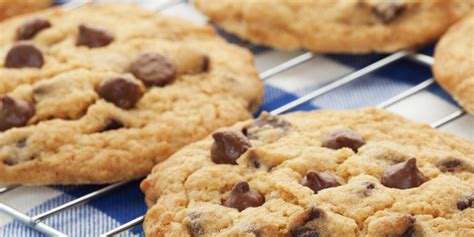 old-fashioned-peanut-butter-chocolate-chip-cookies image