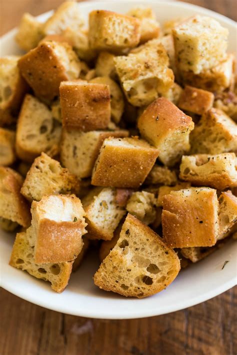 homemade-italian-croutons-recipe-reluctant-entertainer image
