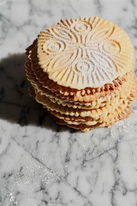 best-classic-italian-pizzelle-cookie-recipe-savoring-italy image