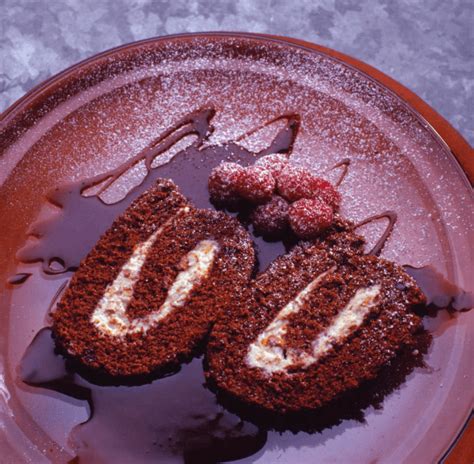 chocolate-roulade-with-hazelnut-filling-cuisine image