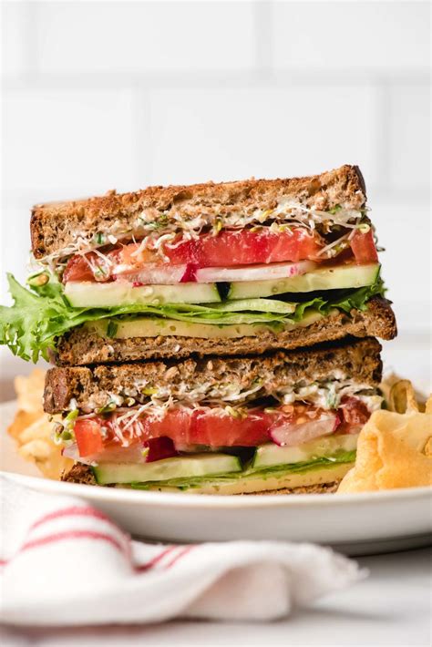the-best-veggie-sandwich-with-cream-cheese image