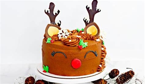 how-to-make-a-reindeer-cake-sugar-spice-and-glitter image