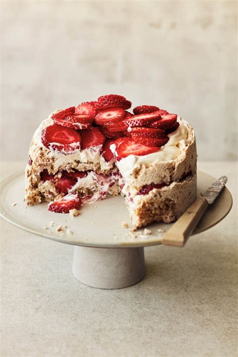 strawberry-hazelnut-meringue-cake-great-british image