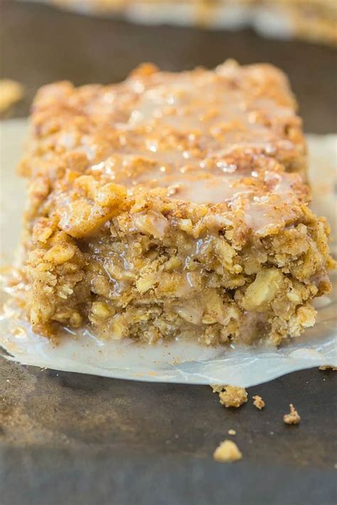 sticky-cinnamon-roll-baked-oatmeal-the-big-mans image