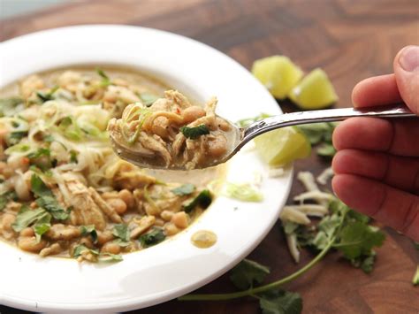 how-to-make-the-best-creamy-white-chili-with-chicken image