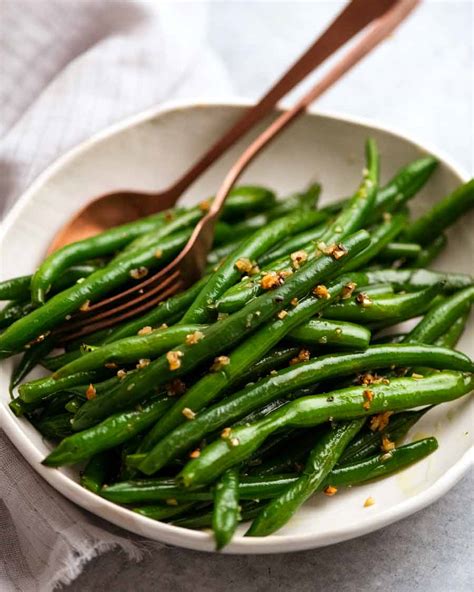 sauted-green-beans-with-garlic-recipetin-eats image
