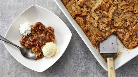 copycat-famous-daves-bread-pudding-with-praline image