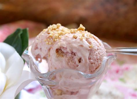 rhubarb-ice-cream-with-a-crunchy-crumble-christinas image