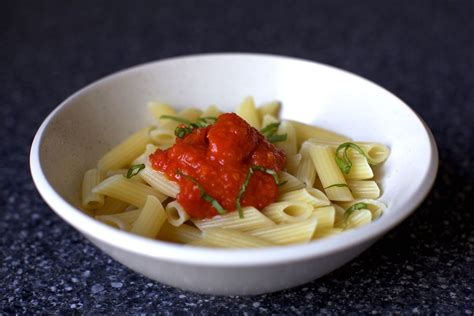 fresh-tomato-sauce-smitten-kitchen image