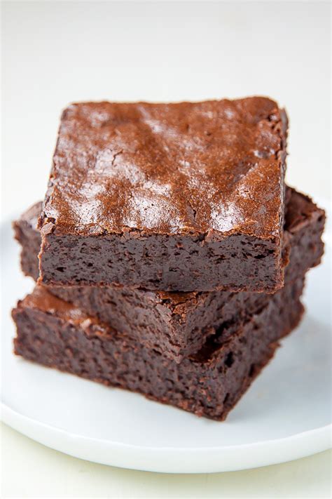 healthier-flourless-fudge-brownies-baker-by-nature image