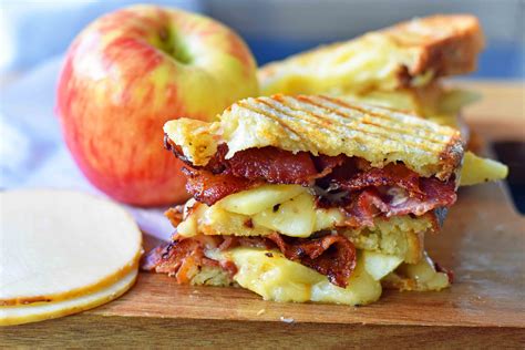 gouda-honeycrisp-apple-bacon-grilled-cheese-modern image