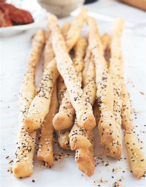 breadsticks-grissini-the-clever-meal image