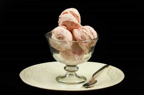authentic-strawberry-ricotta-gelato-recipe-chef-dennis image