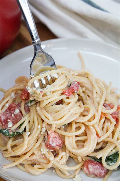 pasta-with-tomato-blue-cheese-sauce-ready-in-30-minutes image