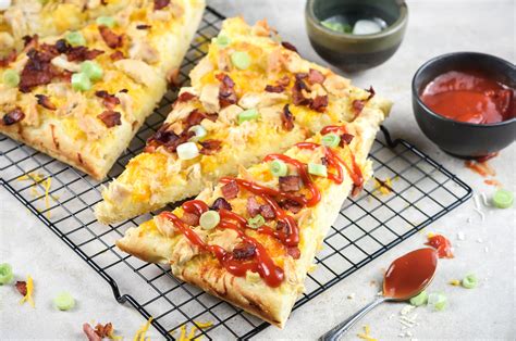 leftover-thanksgiving-turkey-pizza-recipe-the-spruce image