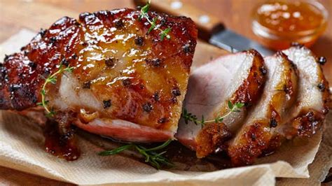 glaze-your-holiday-ham-with-pepper-jelly-lifehacker image