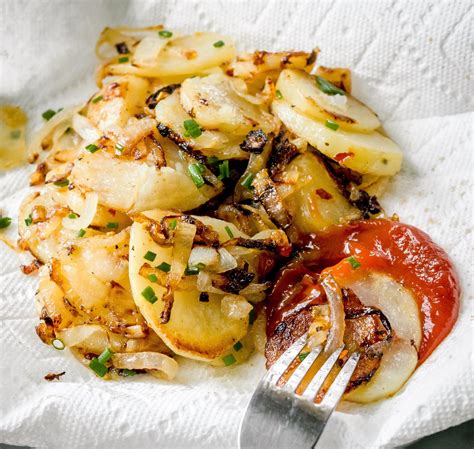 southern-fried-potatoes-and-onions-recipe-chene image