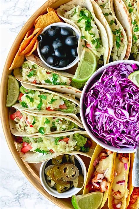 easy-taco-dinner-party-board-with-2-different-taco image