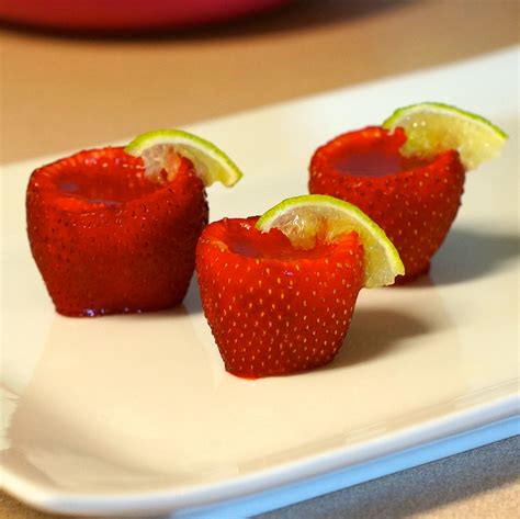 how-to-make-jello-shots-in-strawberries-were image