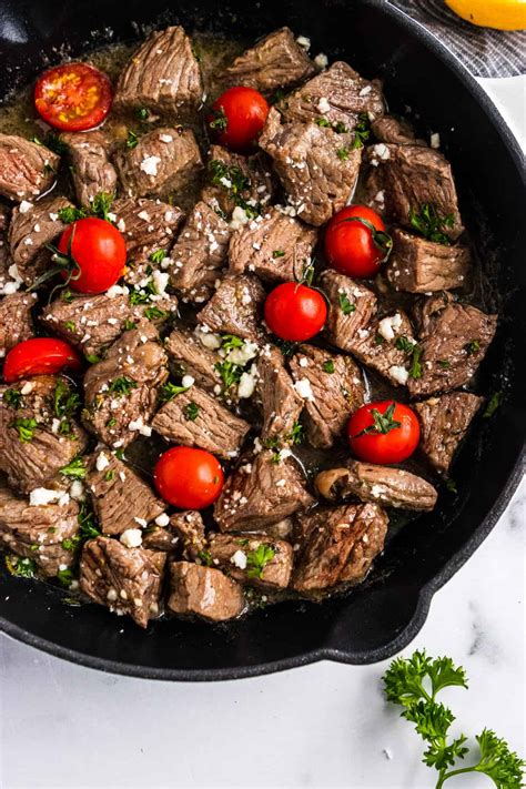 mediterranean-steak-bites-recipe-with-yogurt-sauce image