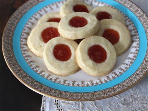 cuban-sugar-cookies-with-guava-and-lime-torticas-de image