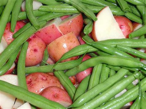 green-beans-recipe-with-new-potatoes image