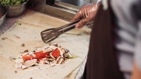 where-to-find-the-best-shawarma-in-dubai-culture-trip image