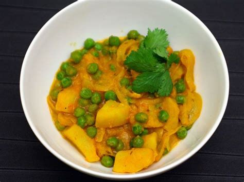 potato-and-pea-curry-aloo-matar-recipe-serious-eats image