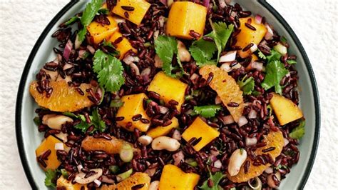 5-grain-salad-recipes-in-honor-of-summers-healthiest image