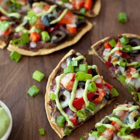 veggie-tortilla-pizza-snixy-kitchen image