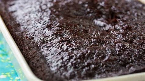 chocolate-zucchini-cake-how-to-video-i-am-baker image