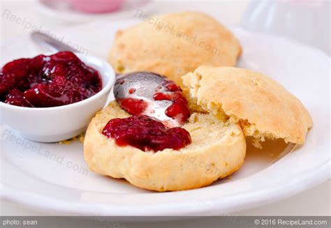 honeymoon-sourdough-biscuits image