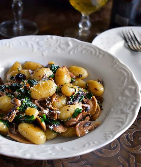 easy-mushroom-spinach-gnocchi-restaurant-style image