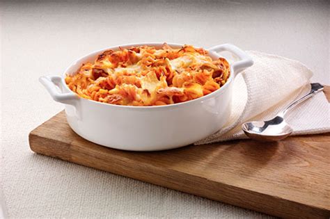 crunchy-tuna-pasta-bake-recipe-campbells-soup-uk image
