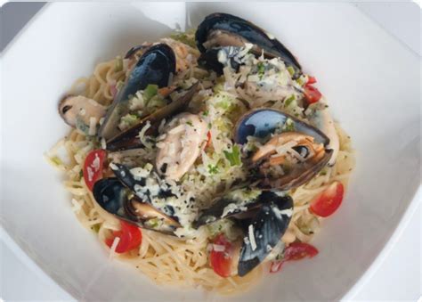 creamy-linguine-with-mussels-canadas image