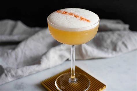 whiskey-sour-cocktail-recipe-simply image