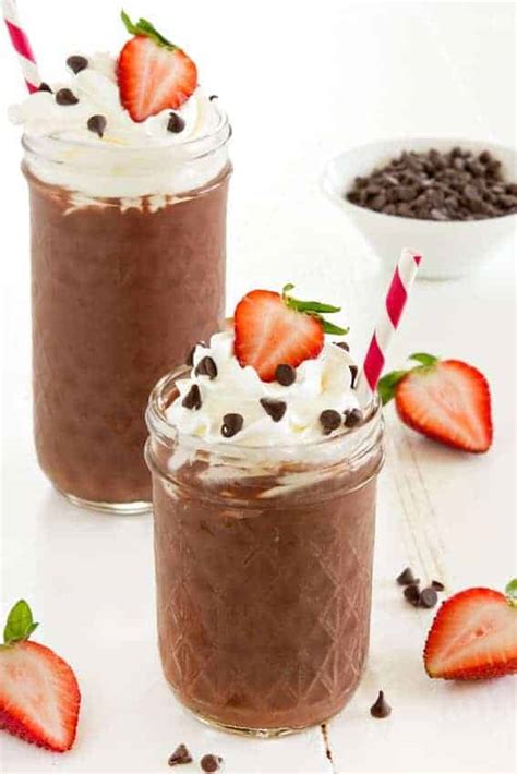 strawberry-chocolate-smoothie-my-baking-addiction image