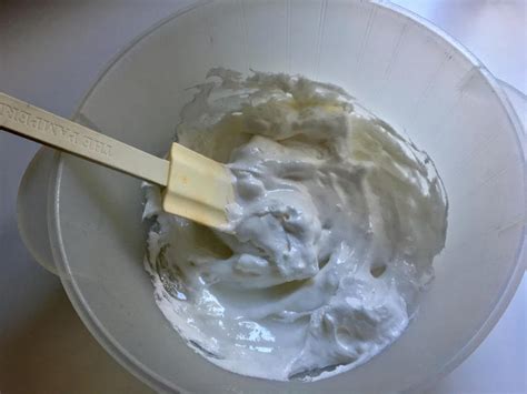 how-to-make-marshmallow-fluff-in-5-easy-steps image