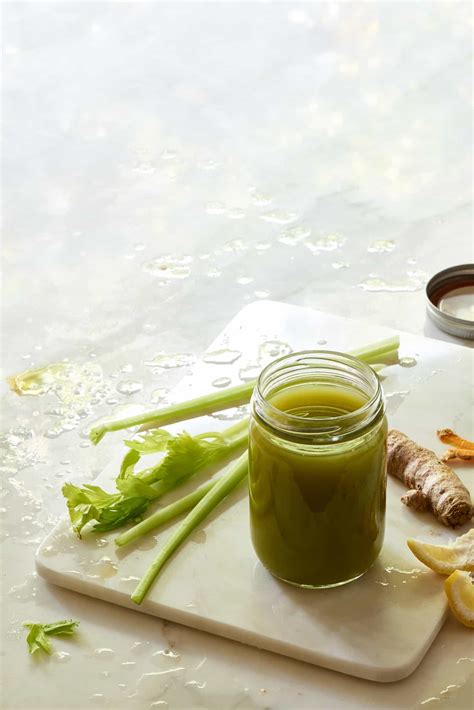 anti-inflammatory-green-ginger-turmeric-juice-the image