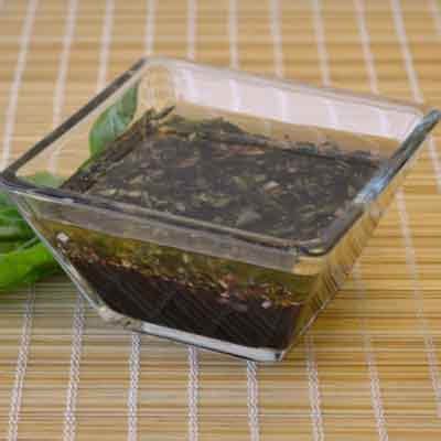 balsamic-vinegar-fresh-herb-marinade-recipe-land image
