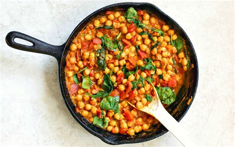 20-minute-chickpea-and-spinach-curry-vegan-gluten image