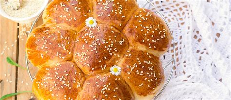portuguese-sweet-bread-traditional-sweet-bread image