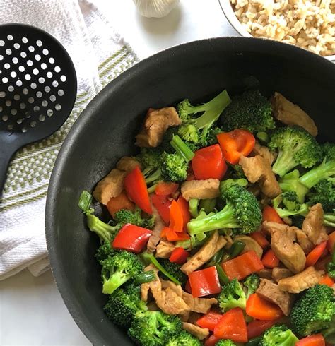 super-easy-broccoli-and-seitan-stir-fry image