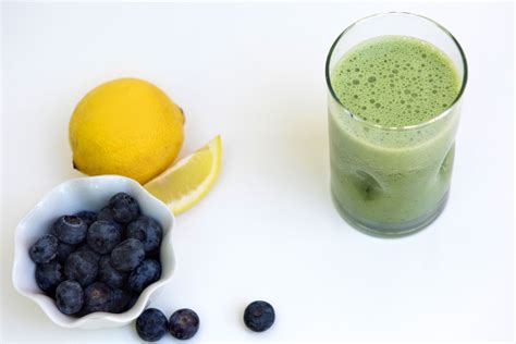 blueberry-yogurt-smoothie-recipe-nutribullet image