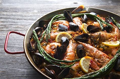 grilled-seafood-paella-valenciana-yes-more-please image