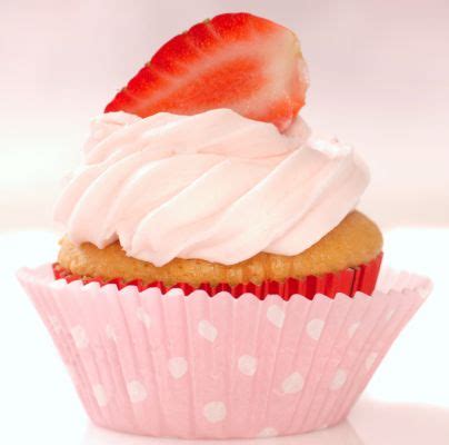 strawberry-ganache-on-bakespacecom image