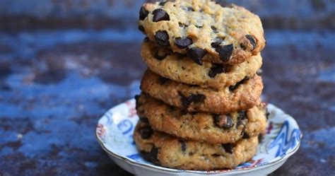 easy-vegan-peanut-butter-chocolate-chip-cookies image